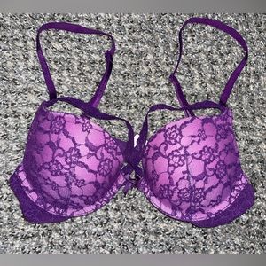 Victoria Secret Lace Push-up/Pigeonnant Bra Size: 32B